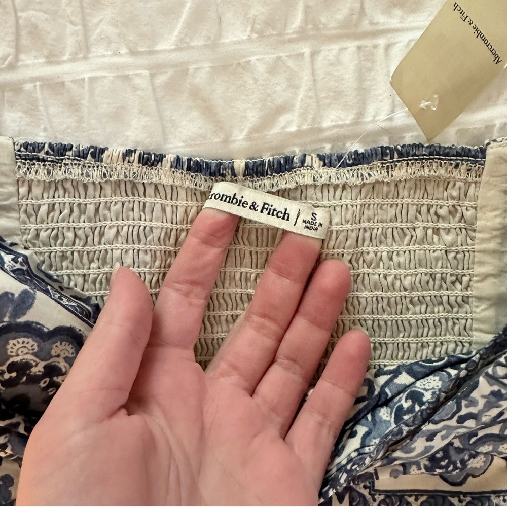 NWT Abercrombie Puff Sleeve Top - Picture 6 of 7